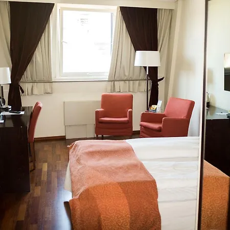 Victoria Hotel 4*