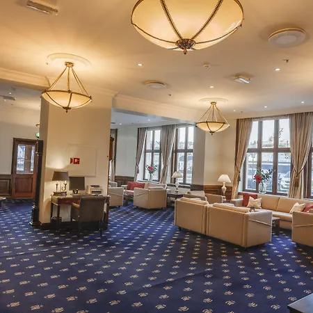 Victoria Hotel 4*