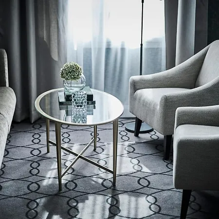 Victoria Hotel 4*