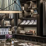 Victoria Hotel 4*
